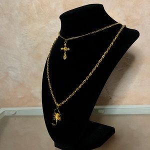 10% OFF🤎 cross + scorpion 🦂 layered necklace